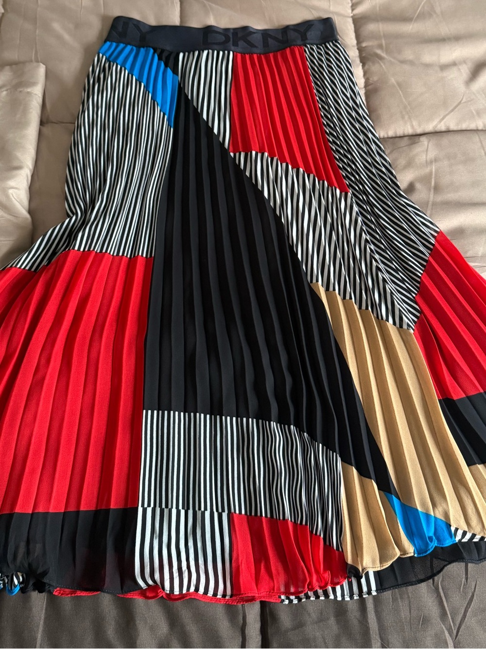 NWOT DKNY Colorblock Pleated Midi Skirt - Picture 3 of 4